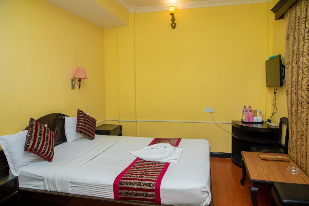 Hotel Bougainvillea Pokhara Extérieur photo