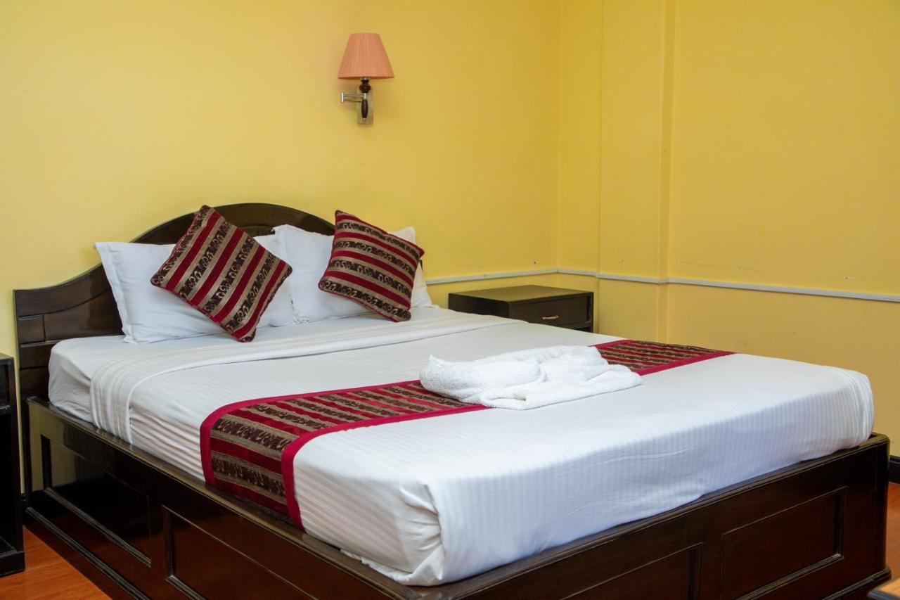 Hotel Bougainvillea Pokhara Extérieur photo