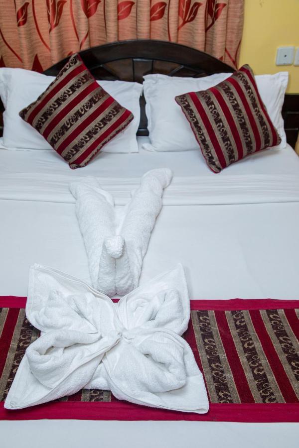 Hotel Bougainvillea Pokhara Extérieur photo