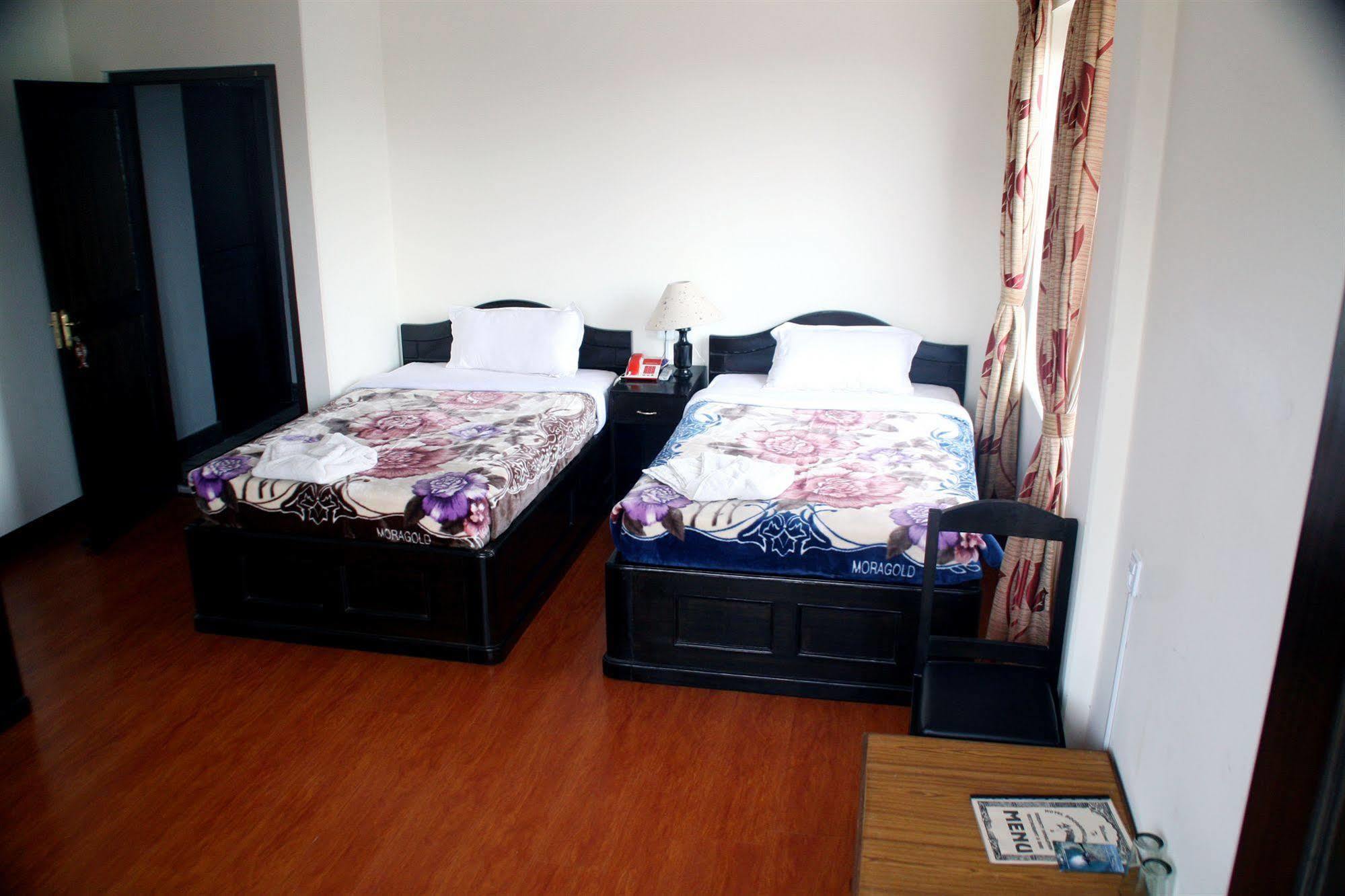 Hotel Bougainvillea Pokhara Extérieur photo