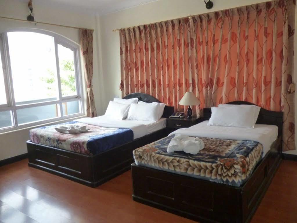 Hotel Bougainvillea Pokhara Extérieur photo