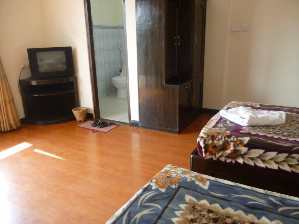 Hotel Bougainvillea Pokhara Extérieur photo